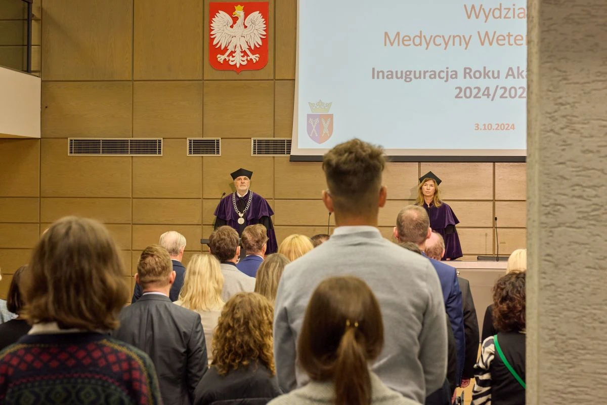 zdjęcie przedstawiające inaugurację roku 24-25